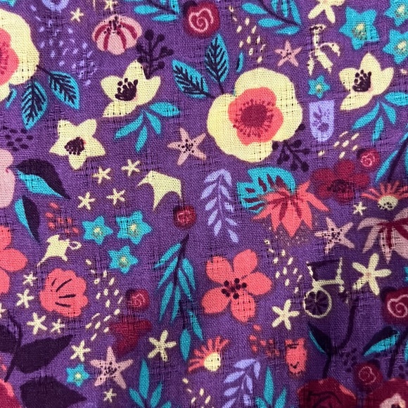 Disneys princess crop top and matching shorts - Picture 8 of 8